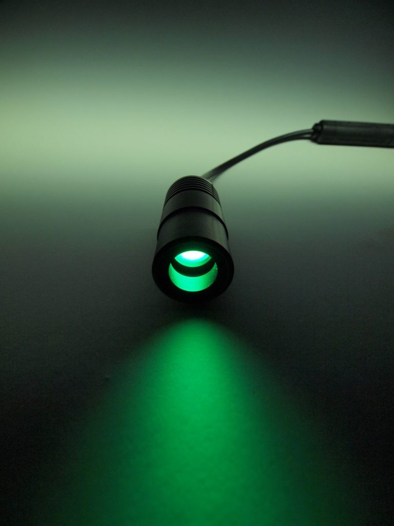 Machine vision lighting with a green hue
